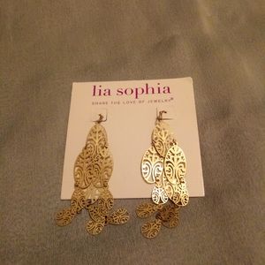 Fun chandelier earrings! A00